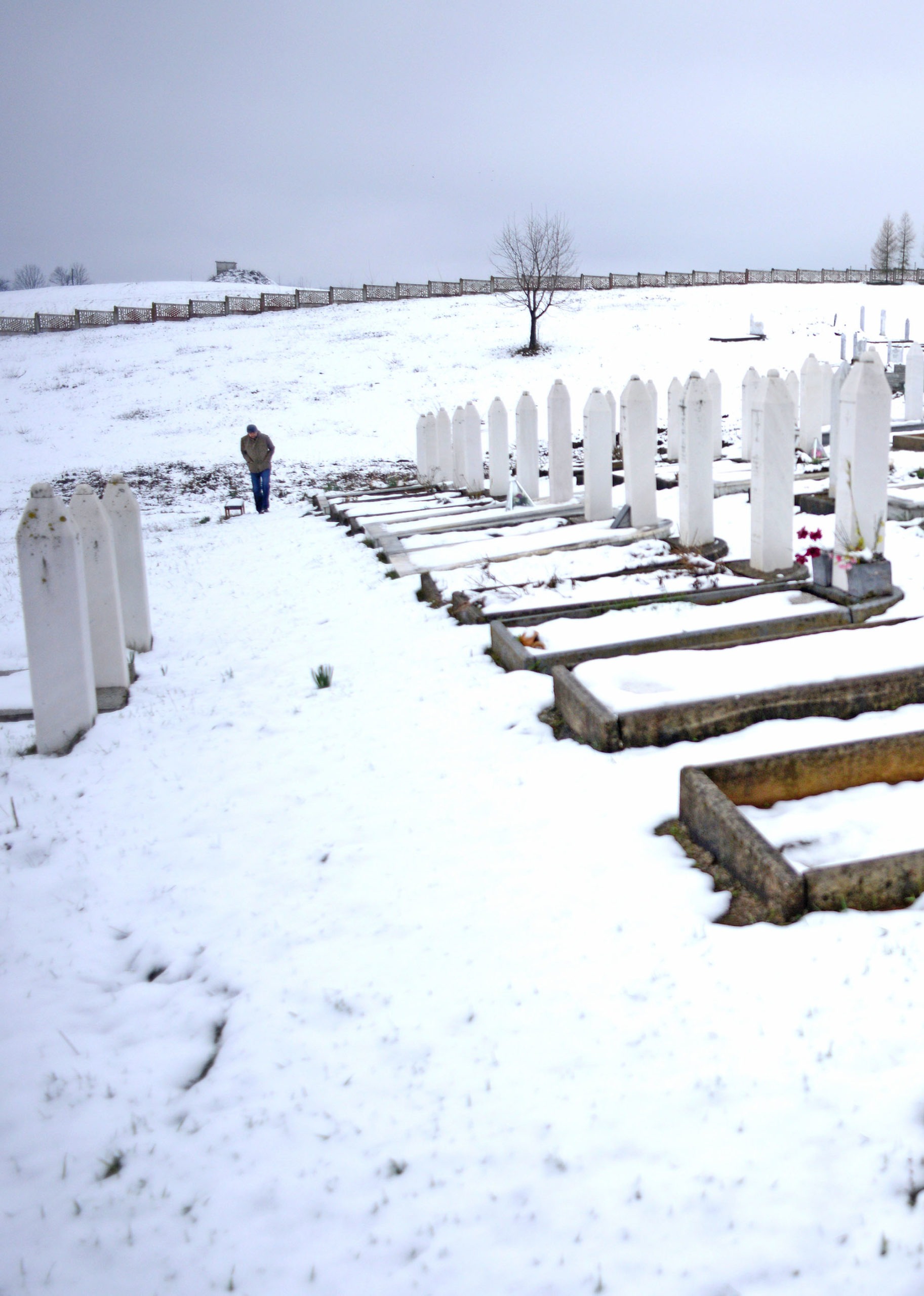 Text: War veterans in constructive process of dealing with the past