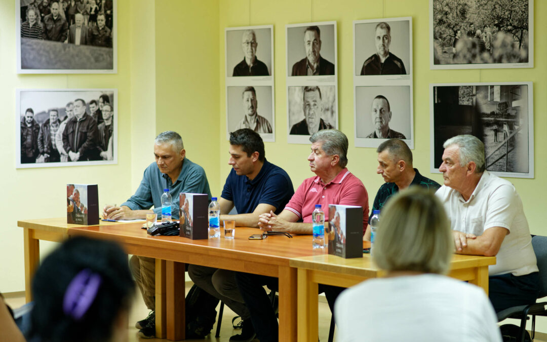 U Brčkom održana promocija knjige “Dolazimo u miru” i otvorena izložba fotografija