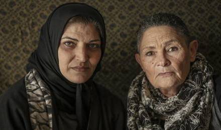 Bushra Awad i Robi Damelin, dvije su majke koje su izgubile dijete, Palestinka i Izraelka. Članice su Kruga roditelja - Foruma obitelji. foto: Dan Perez
