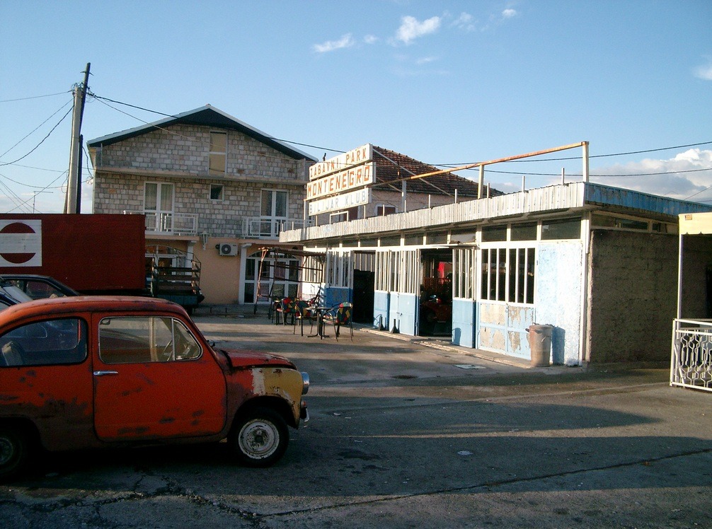 I bi svjetlost… (Crna Gora, kontekst 2011.)