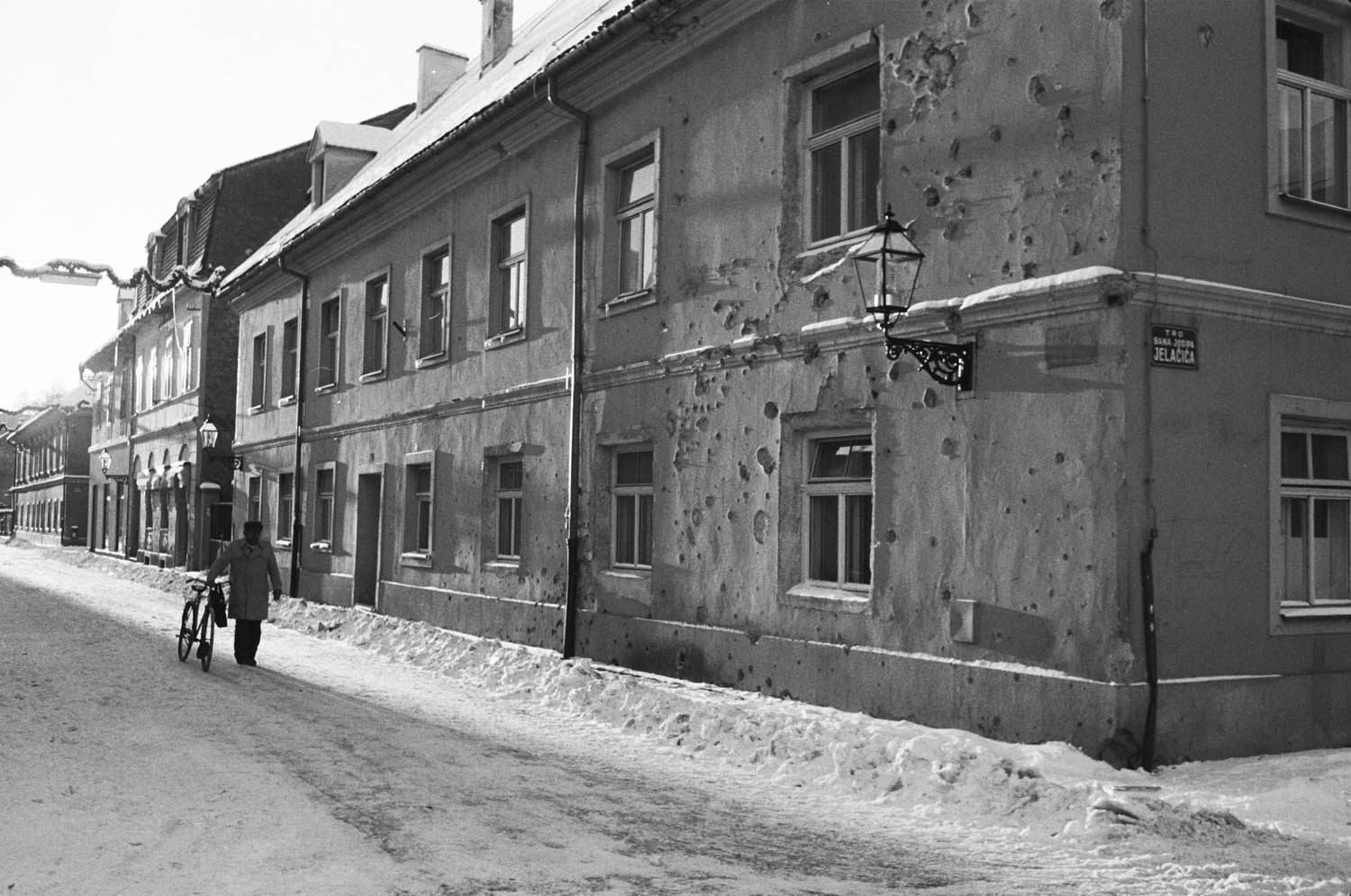 Predsjedniče, šta je ostalo? (Hrvatska, kontekst, 2012.)