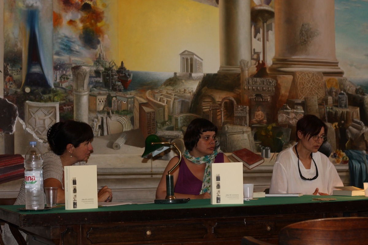 The promotions of the book: “Images of Those Times“